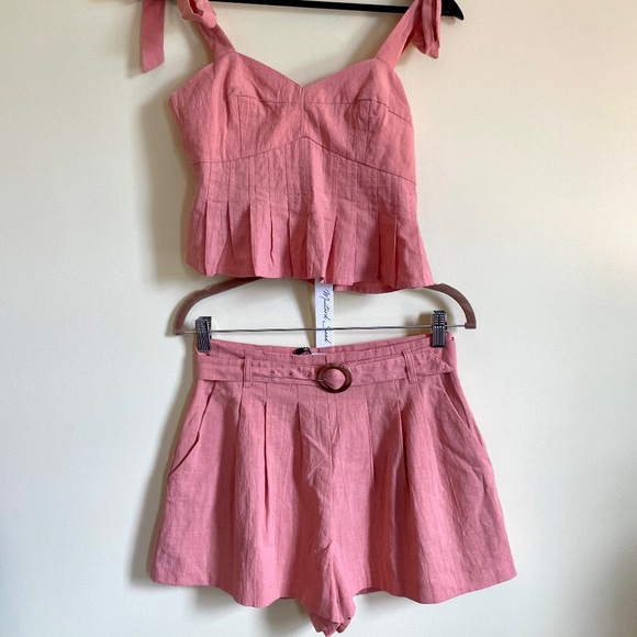 Mustard Seed Pants - NWT Mustard Seed 2 PC Cotton Pleated Summer Shorts Crop Top Bow Straps Belted